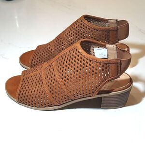 American Eagle Brown Laser Cut Peep Toe Sandals Size 6.5